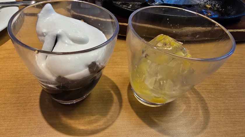 7616コロワイドの株主優待を利用した0円ランチ(コーヒーゼリーとマンゴーゼリー)