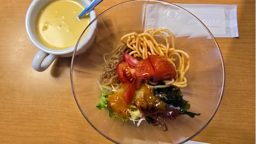 ステーキ宮八乙女の食事の様子