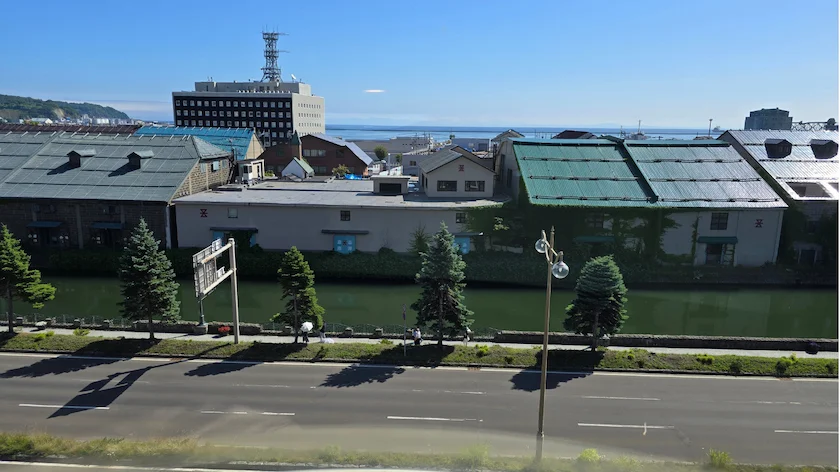 運河の宿 おたる ふる川 朝の景色