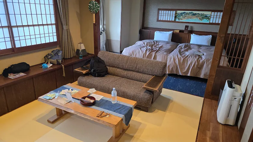 運河の宿 おたる ふる川 お部屋のリビングの様子