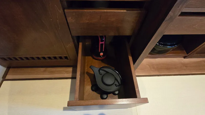 運河の宿 おたる ふる川 お部屋の急須