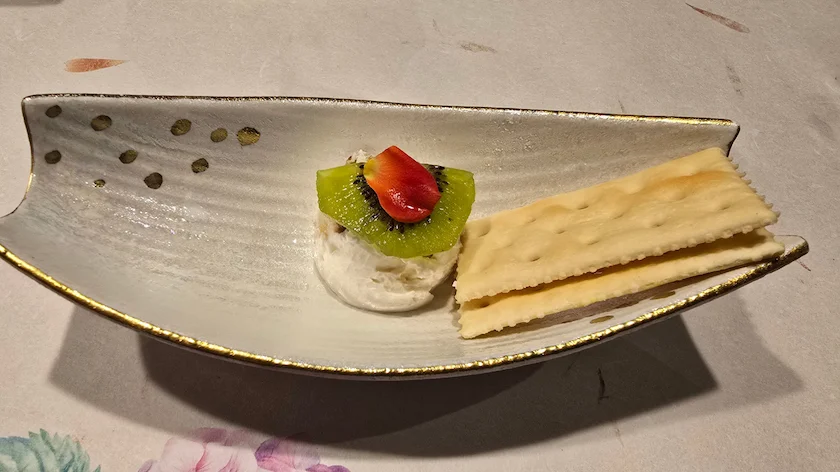 クリームチーズサラダ